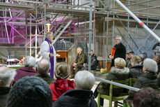 Heilige Messe auf der Baustelle zum 4. Advent (Foto: Karl-Franz Thiede)